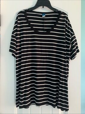 Old Navy Luxe Shirt black white stripe S small drape drapey split hem tshirt tee